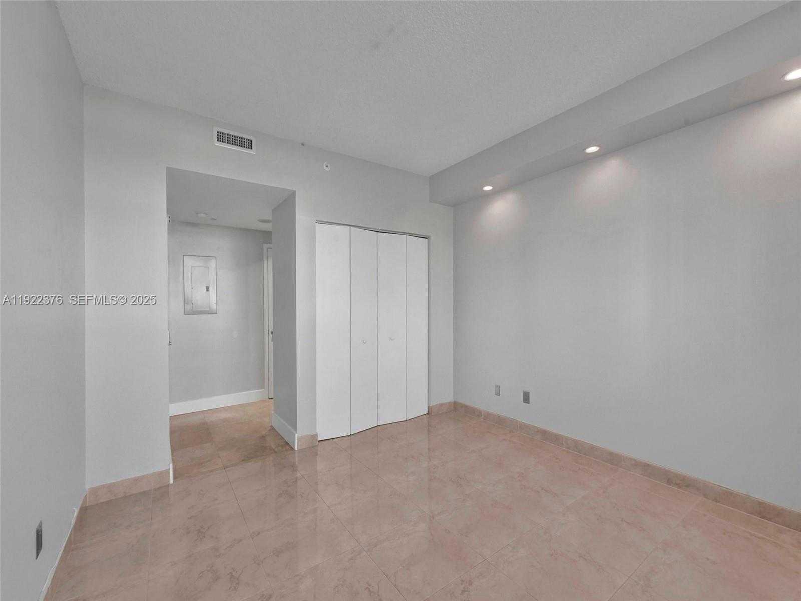 Small Image of 2475 BRICKELL AVE #804, Miami Number 20
