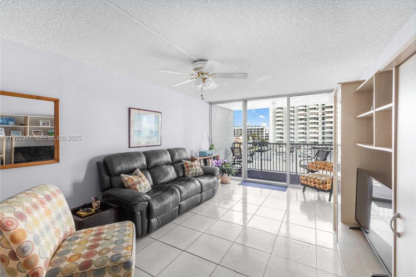 Small Image of 2655 COLLINS AVE #603, Miami Beach Number 10