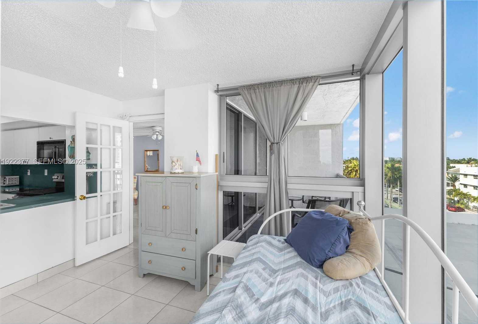 Small Image of 2655 COLLINS AVE #603, Miami Beach Number 28