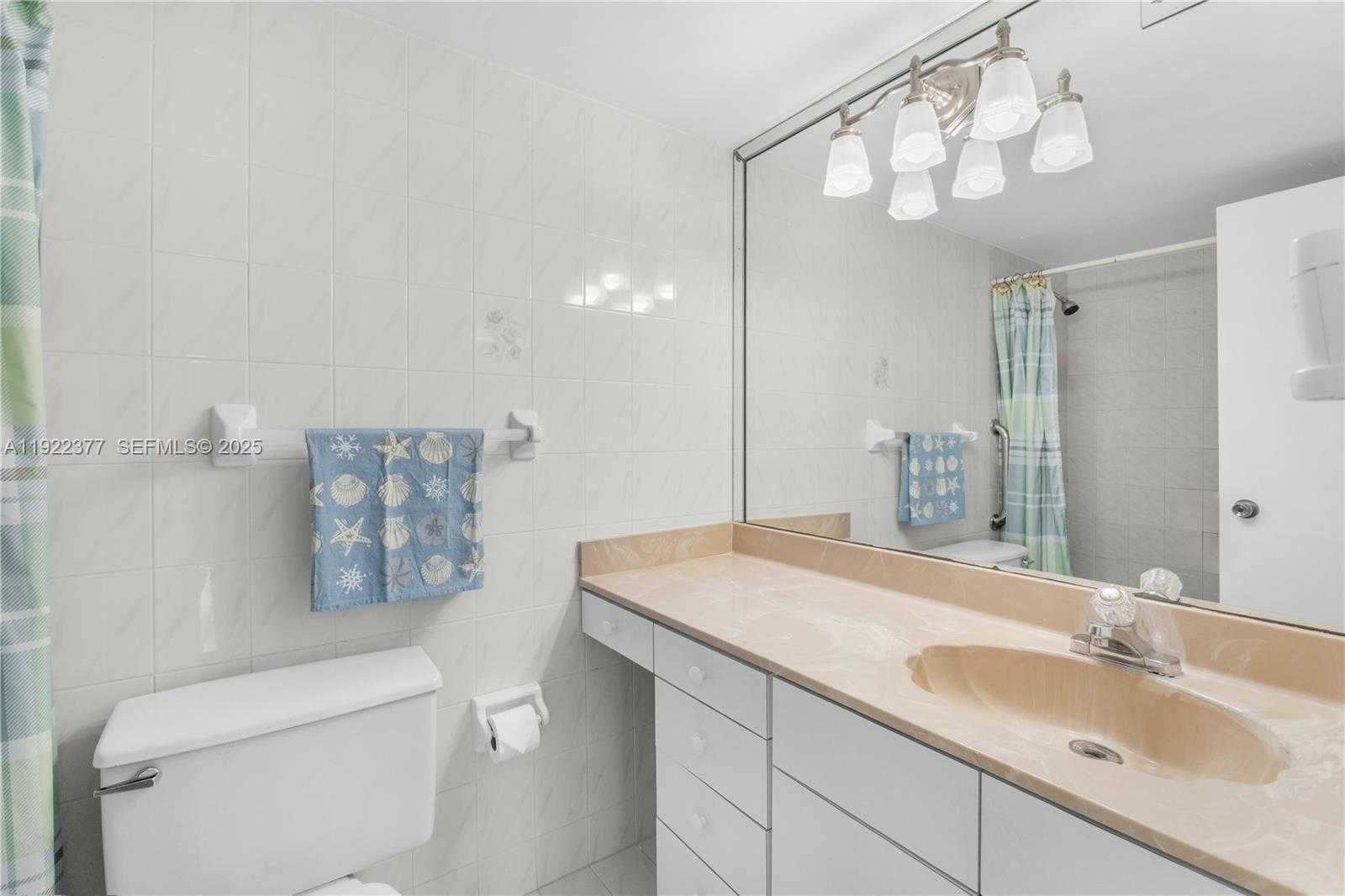 Small Image of 2655 COLLINS AVE #603, Miami Beach Number 35