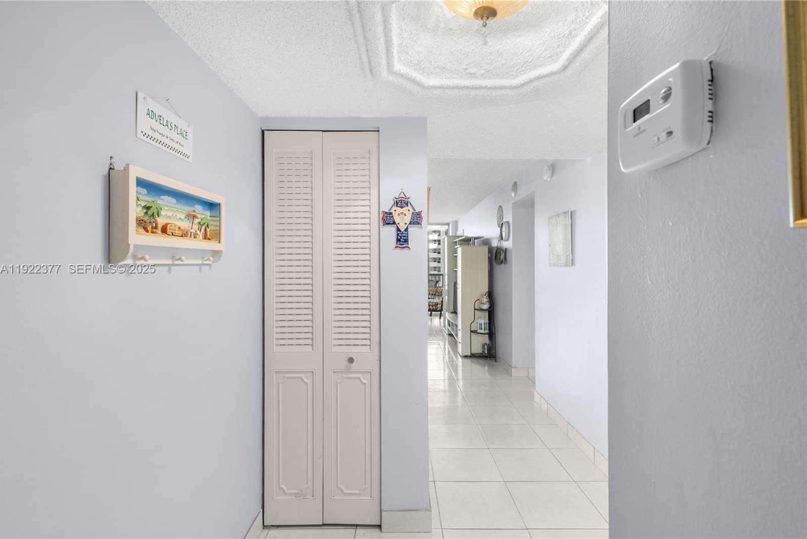 Small Image of 2655 COLLINS AVE #603, Miami Beach Number 4
