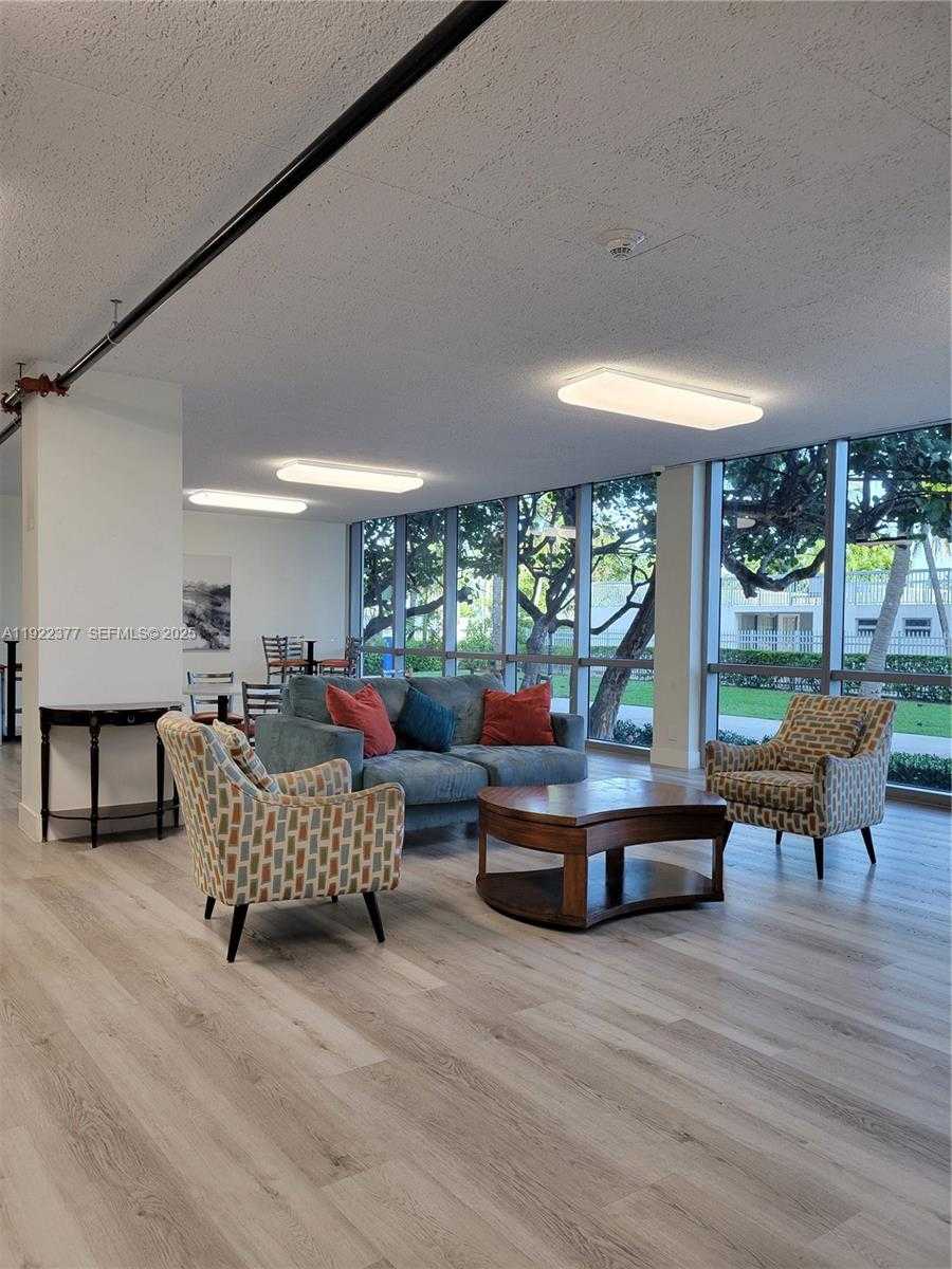 Small Image of 2655 COLLINS AVE #603, Miami Beach Number 41