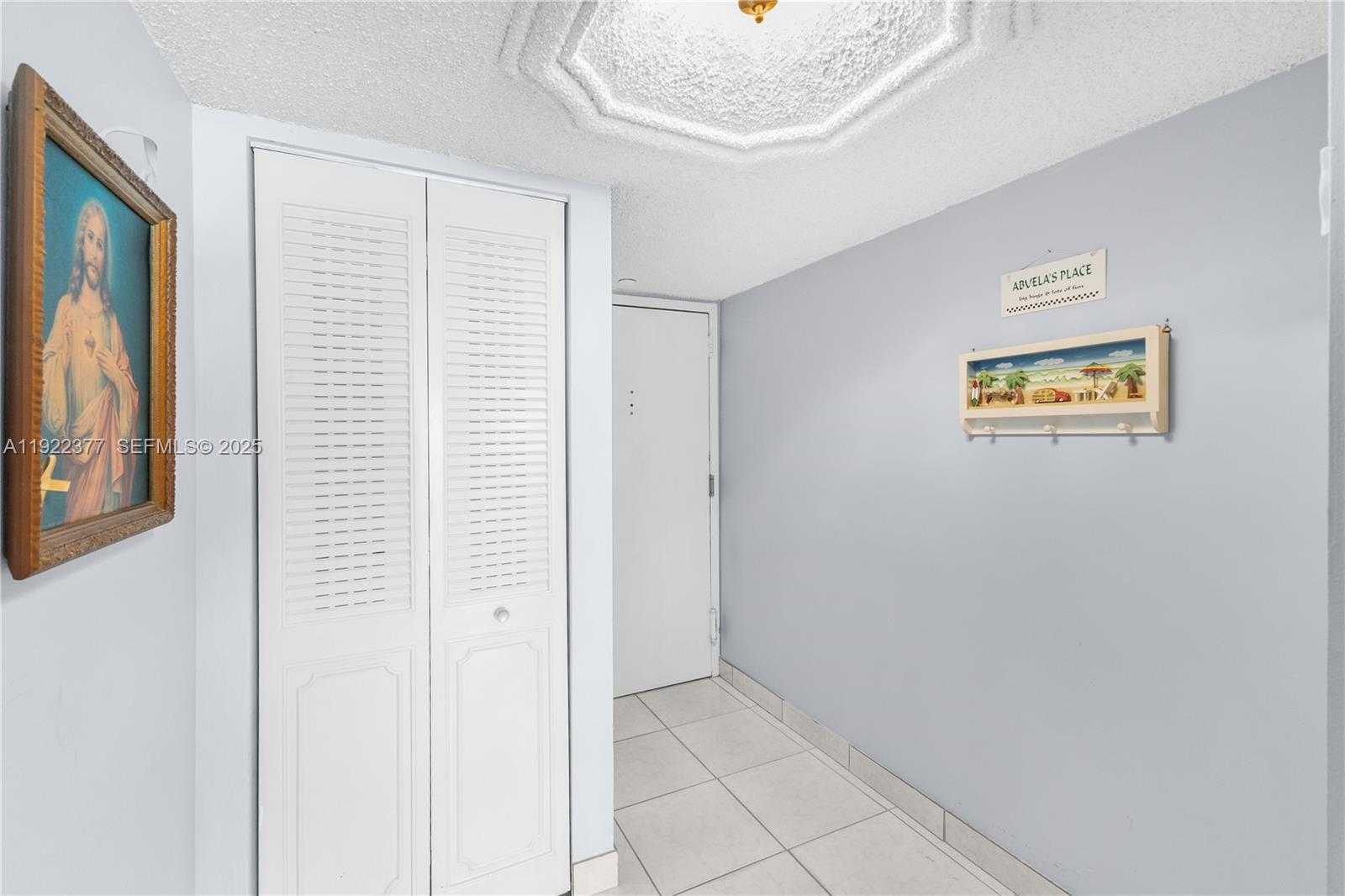 Small Image of 2655 COLLINS AVE #603, Miami Beach Number 5