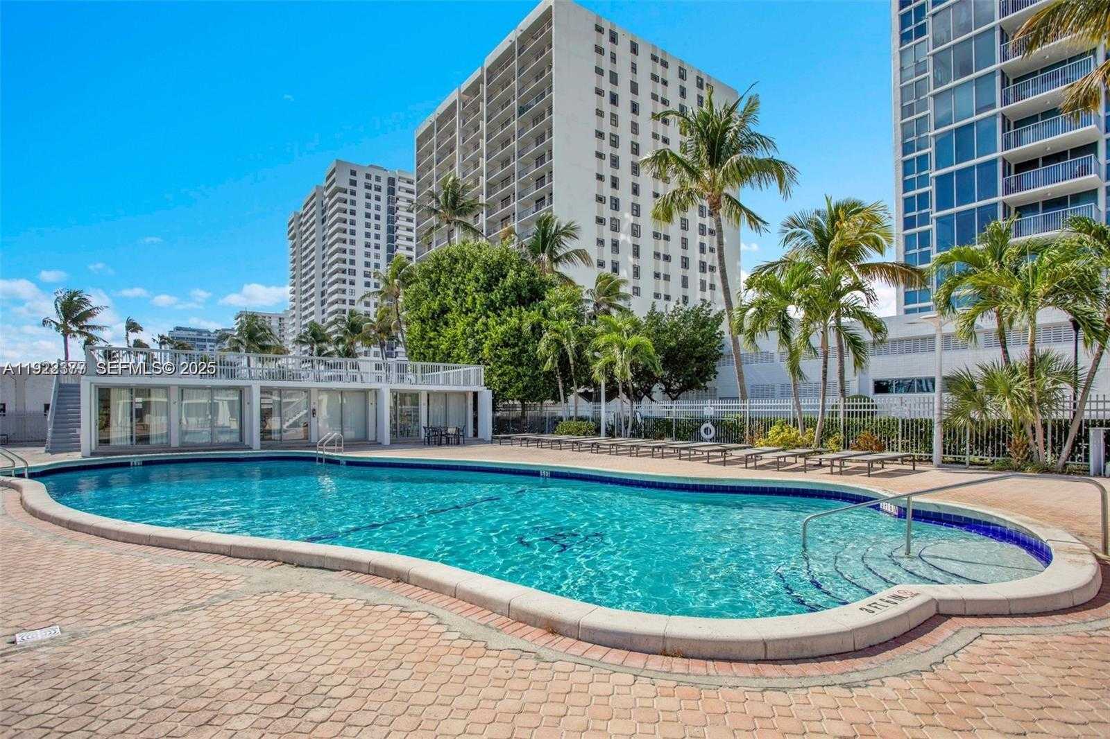 Small Image of 2655 COLLINS AVE #603, Miami Beach Number 50