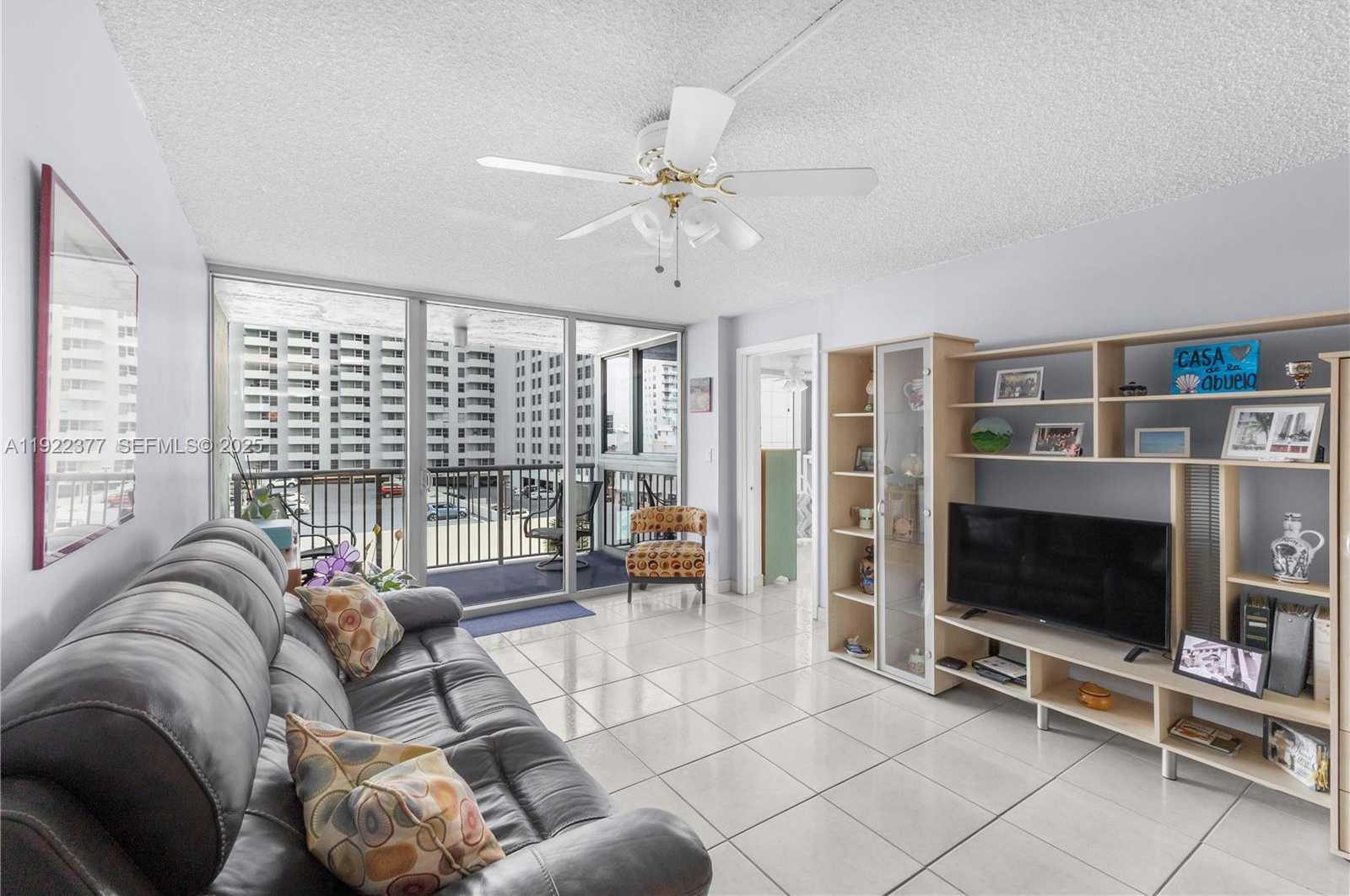 Small Image of 2655 COLLINS AVE #603, Miami Beach Number 75