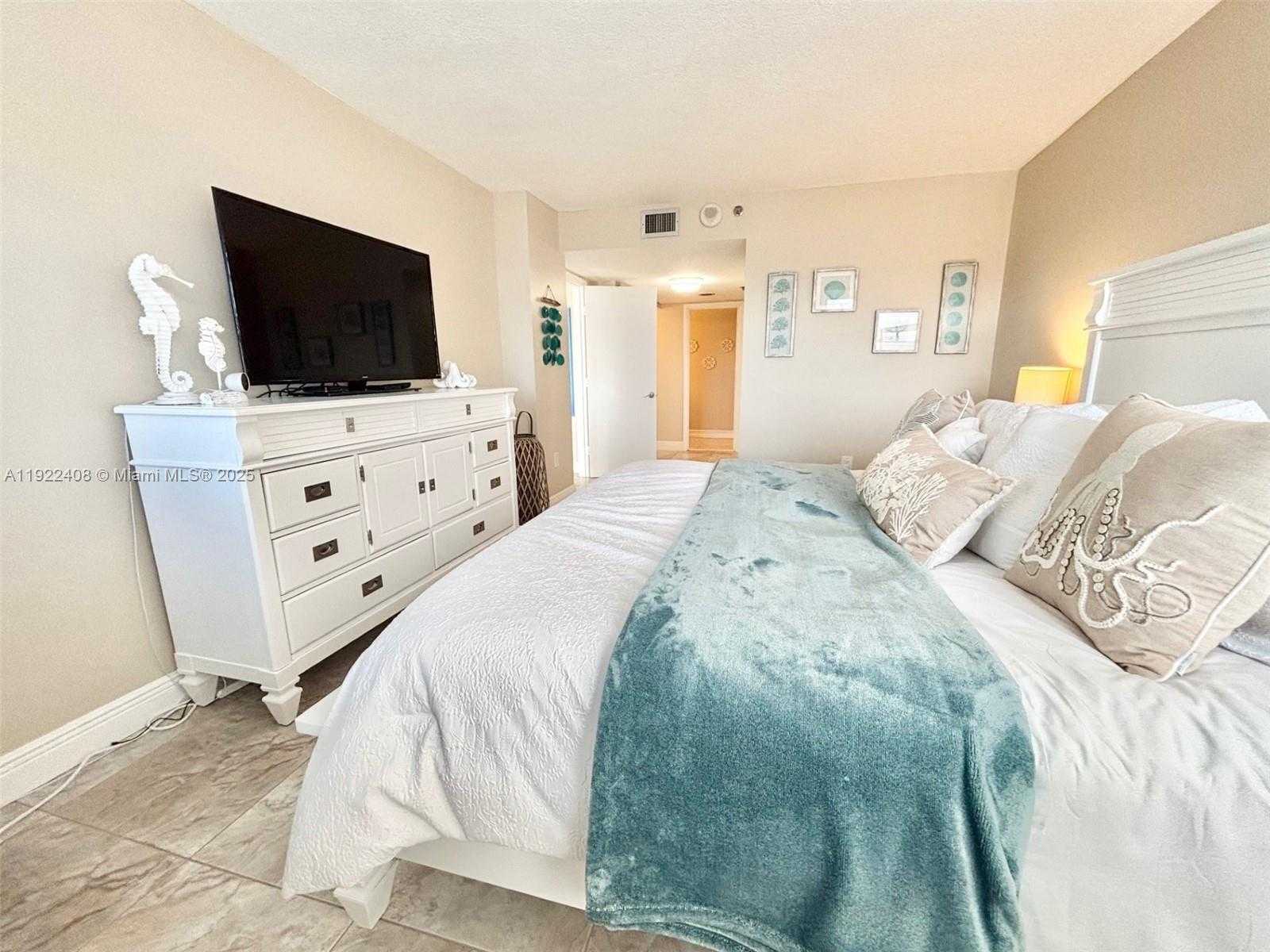 Small Image of 1201 SOUTH OCEAN DR #1610S, Hollywood Number 36