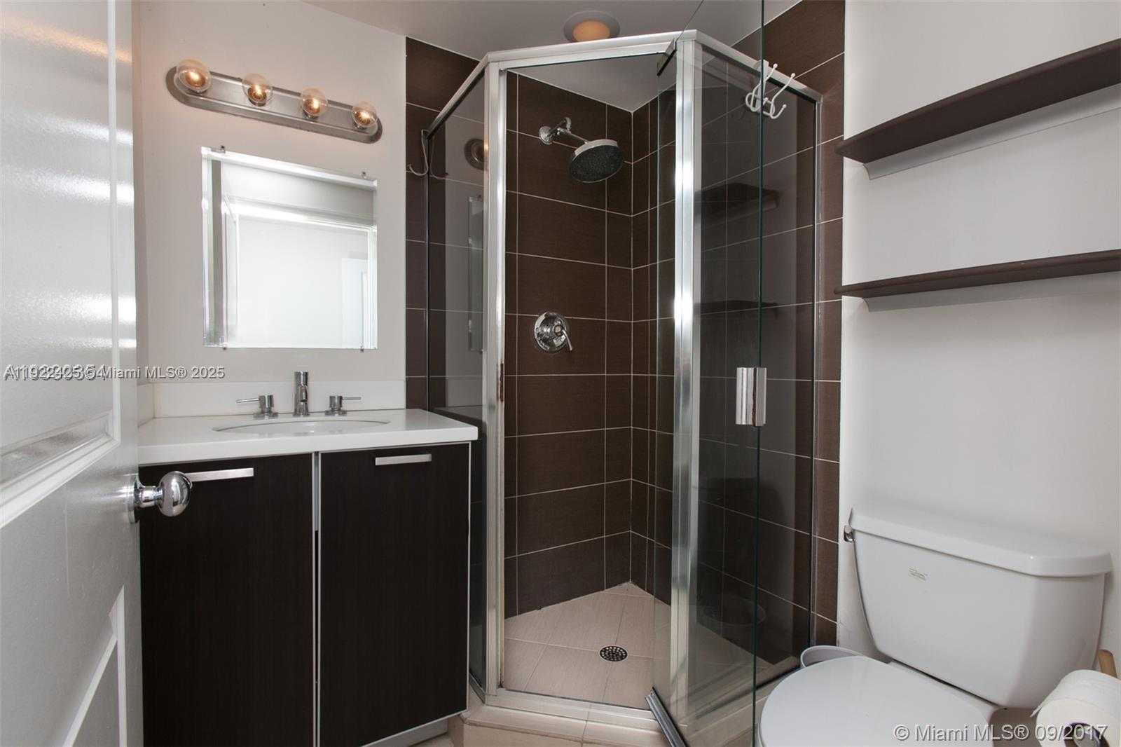 Small Image of 611 11TH ST #104, Miami Beach Number 11