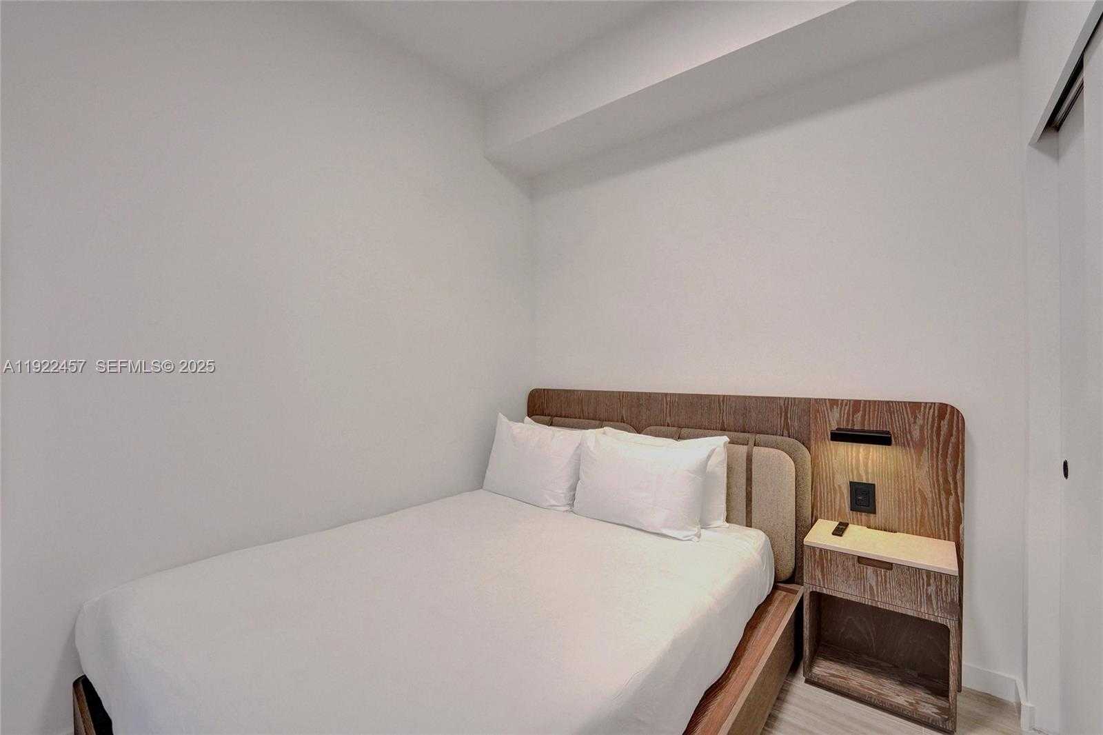 Small Image of 580 72ND ST #1511, Miami Beach Number 4