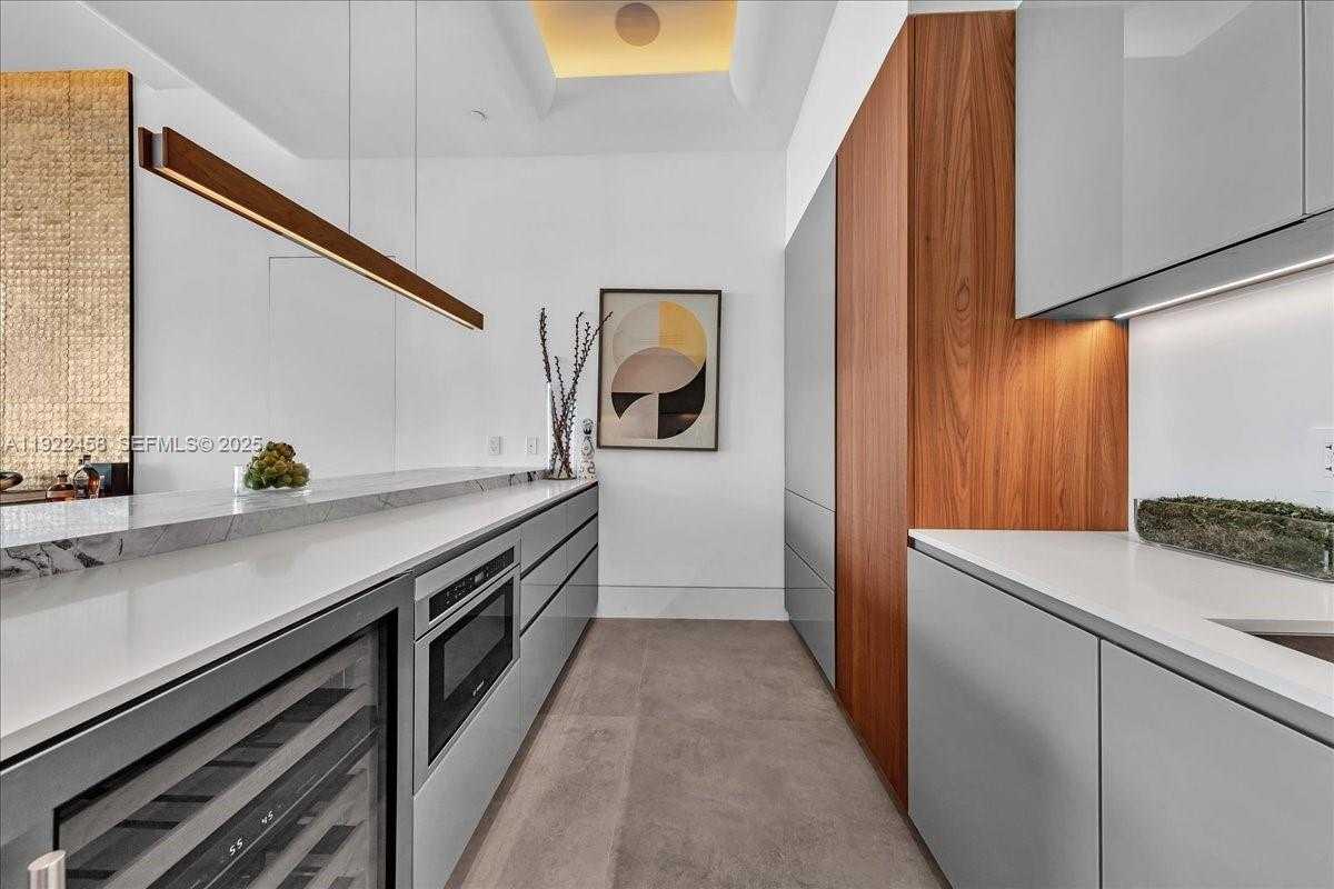 Small Image of 1300 SOUTH MIAMI AVE #UPH2, Miami Number 11