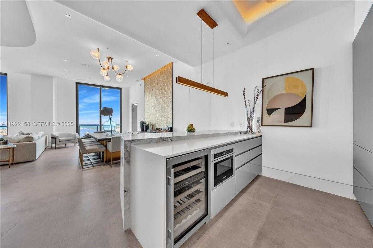 Small Image of 1300 SOUTH MIAMI AVE #UPH2, Miami Number 12