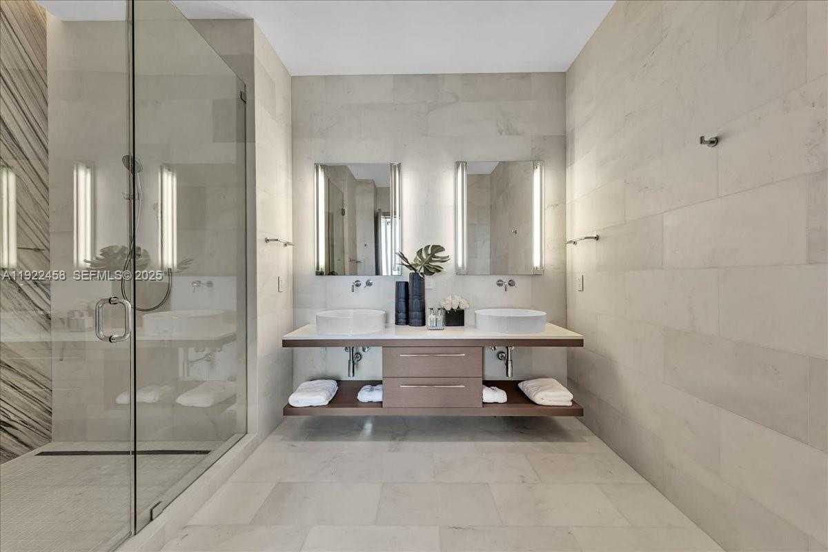 Small Image of 1300 SOUTH MIAMI AVE #UPH2, Miami Number 24