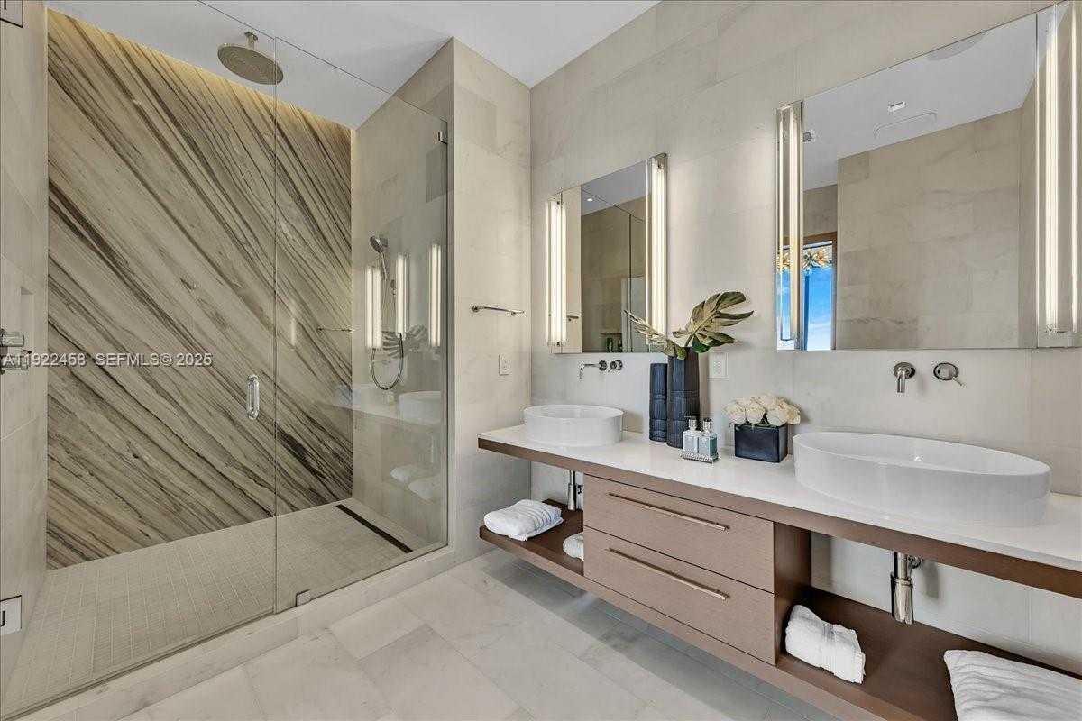 Small Image of 1300 SOUTH MIAMI AVE #UPH2, Miami Number 25