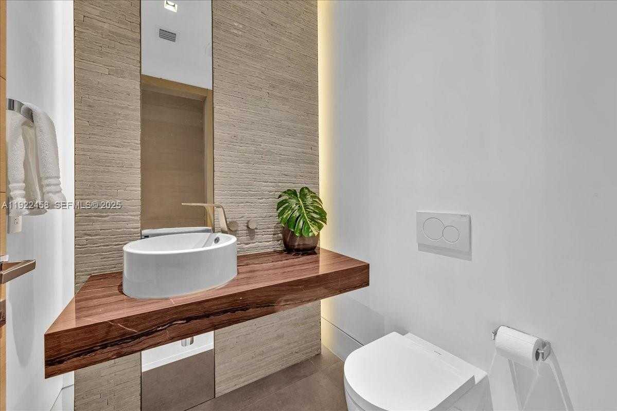 Small Image of 1300 SOUTH MIAMI AVE #UPH2, Miami Number 27