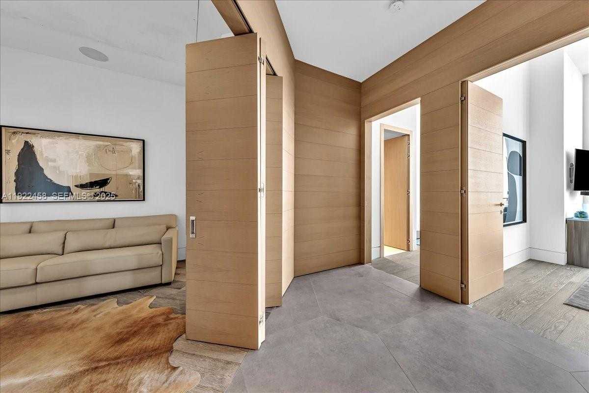 Small Image of 1300 SOUTH MIAMI AVE #UPH2, Miami Number 30