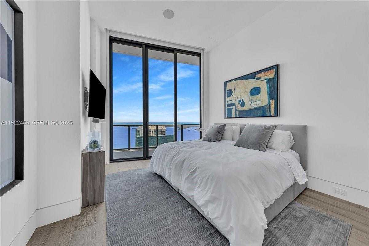 Small Image of 1300 SOUTH MIAMI AVE #UPH2, Miami Number 32