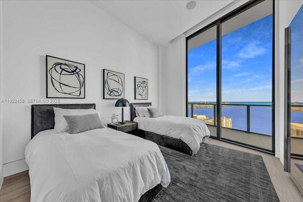 Small Image of 1300 SOUTH MIAMI AVE #UPH2, Miami Number 37