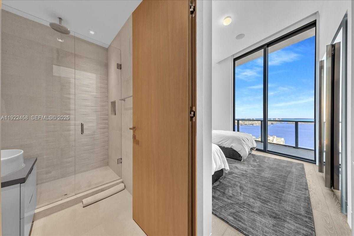 Small Image of 1300 SOUTH MIAMI AVE #UPH2, Miami Number 39