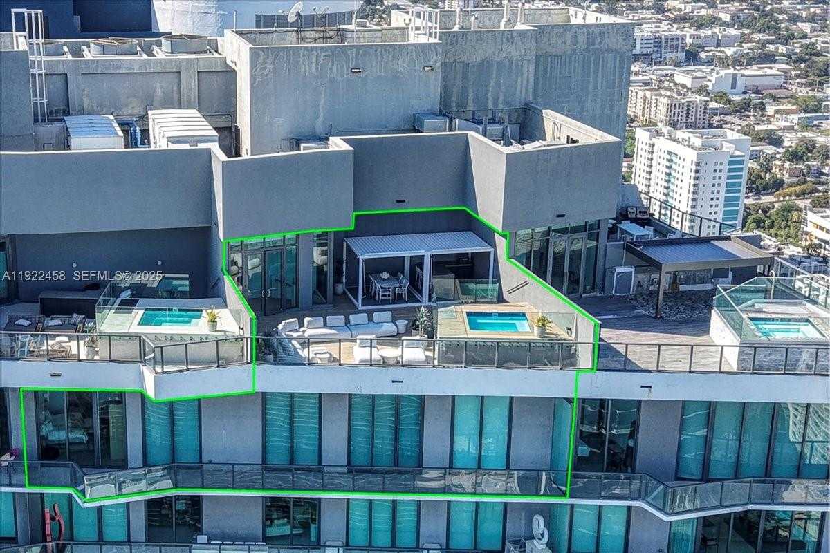 Small Image of 1300 SOUTH MIAMI AVE #UPH2, Miami Number 4