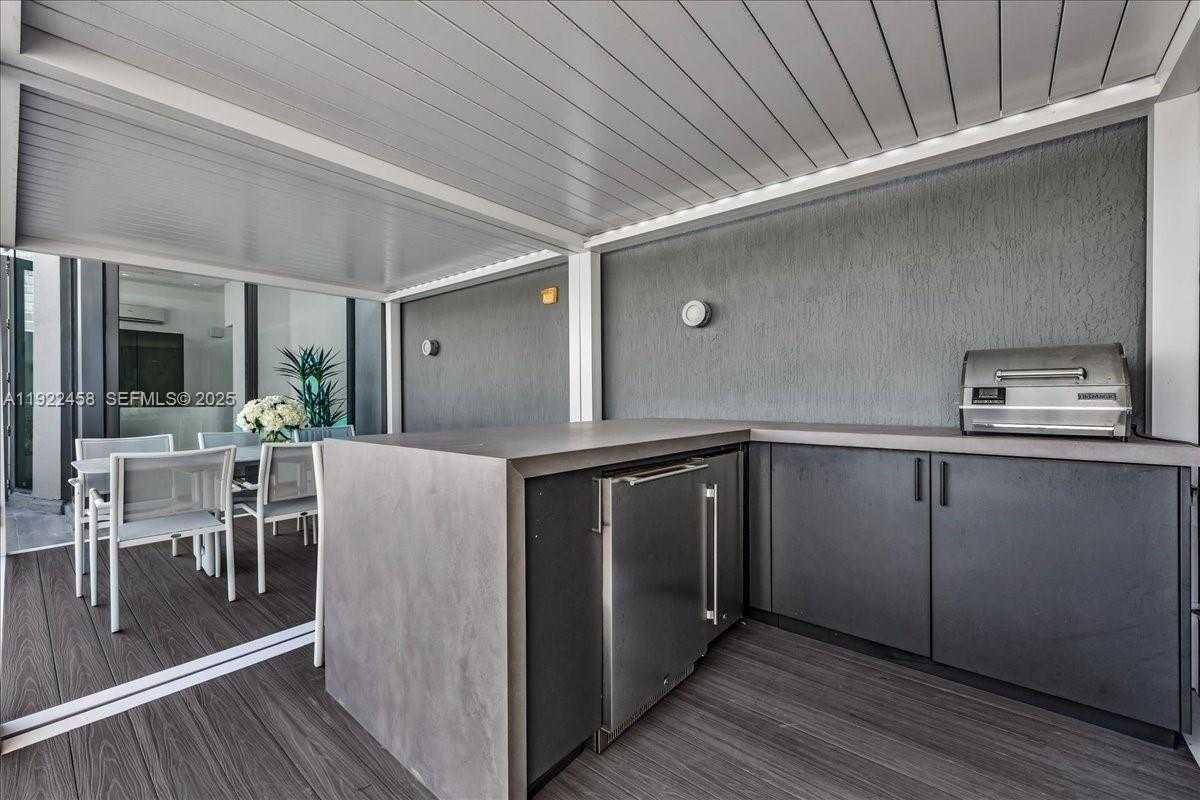 Small Image of 1300 SOUTH MIAMI AVE #UPH2, Miami Number 47