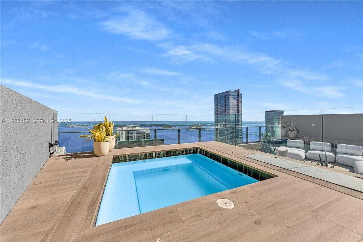 Small Image of 1300 SOUTH MIAMI AVE #UPH2, Miami Number 49