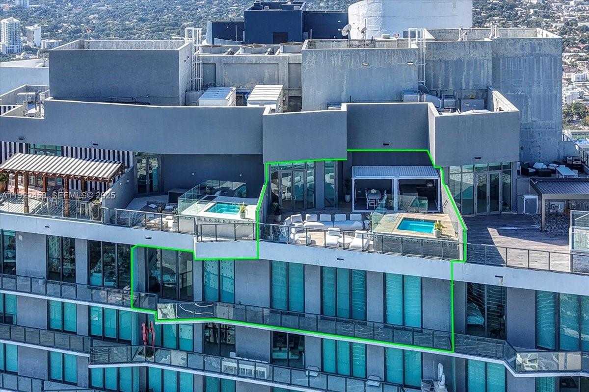 Small Image of 1300 SOUTH MIAMI AVE #UPH2, Miami Number 51