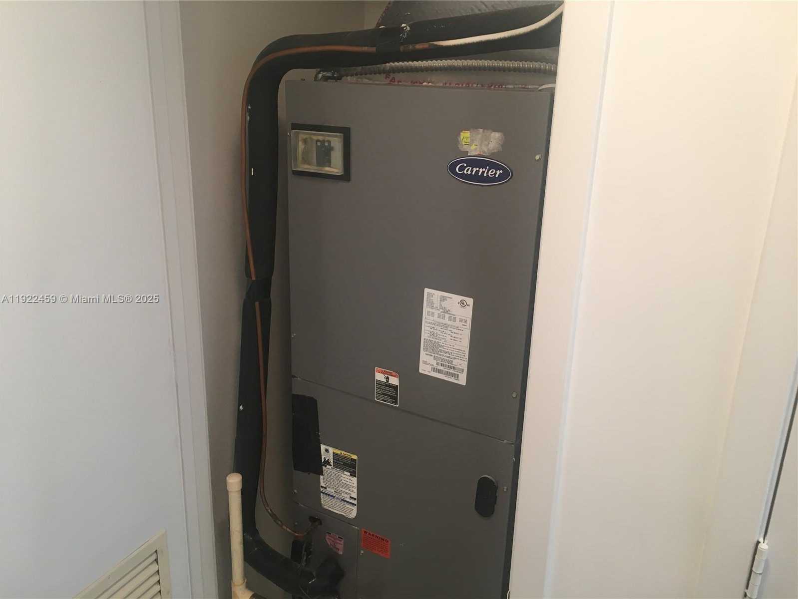 Small Image of 6000 COLLINS AVE #521, Miami Beach Number 10