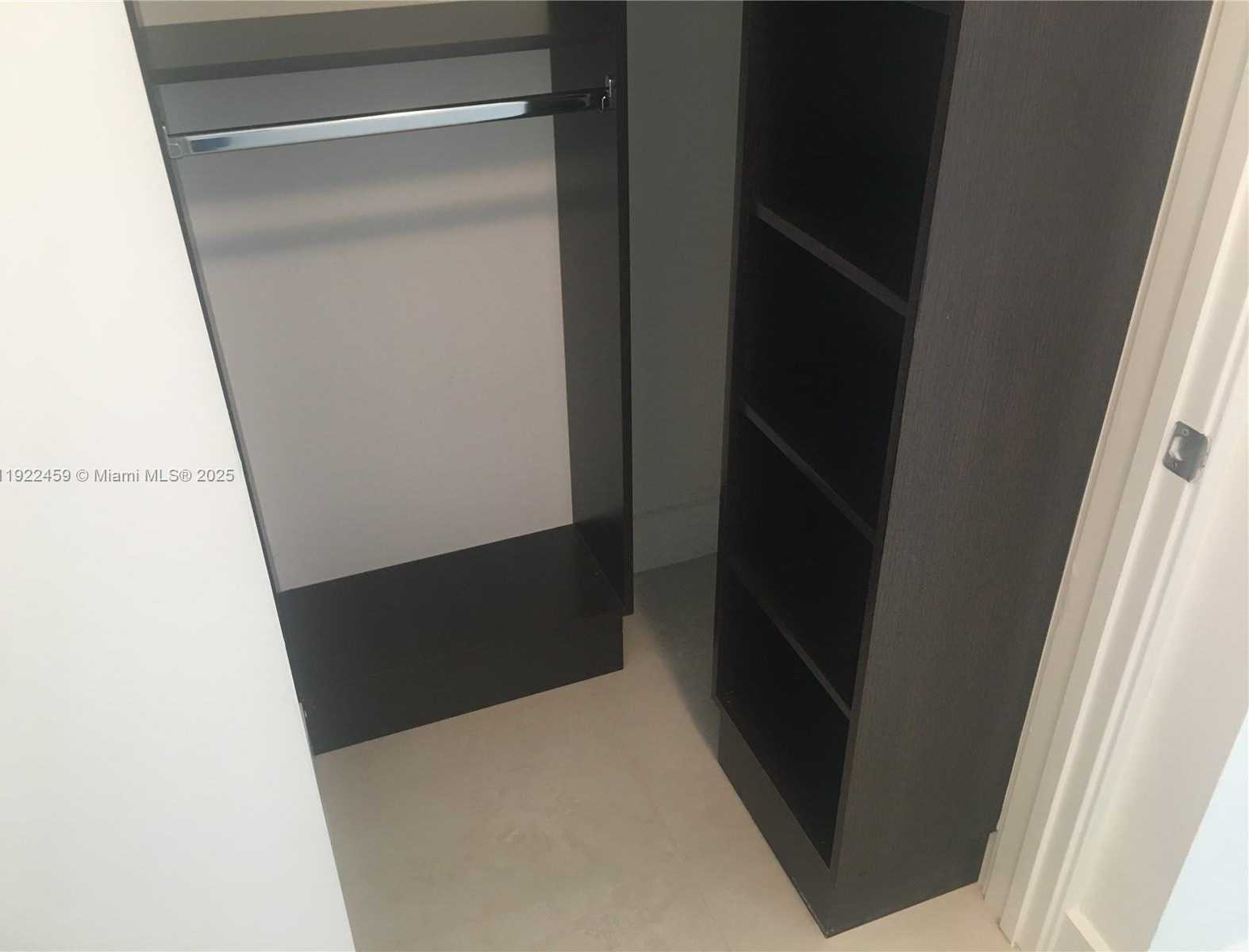 Small Image of 6000 COLLINS AVE #521, Miami Beach Number 12