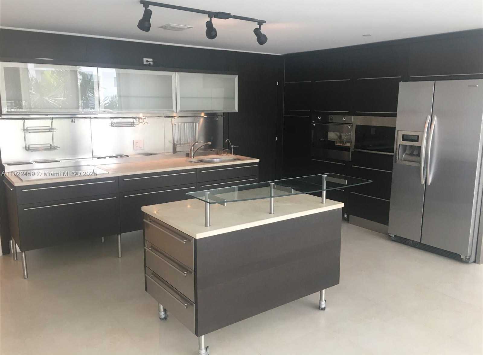 Small Image of 6000 COLLINS AVE #521, Miami Beach Number 17