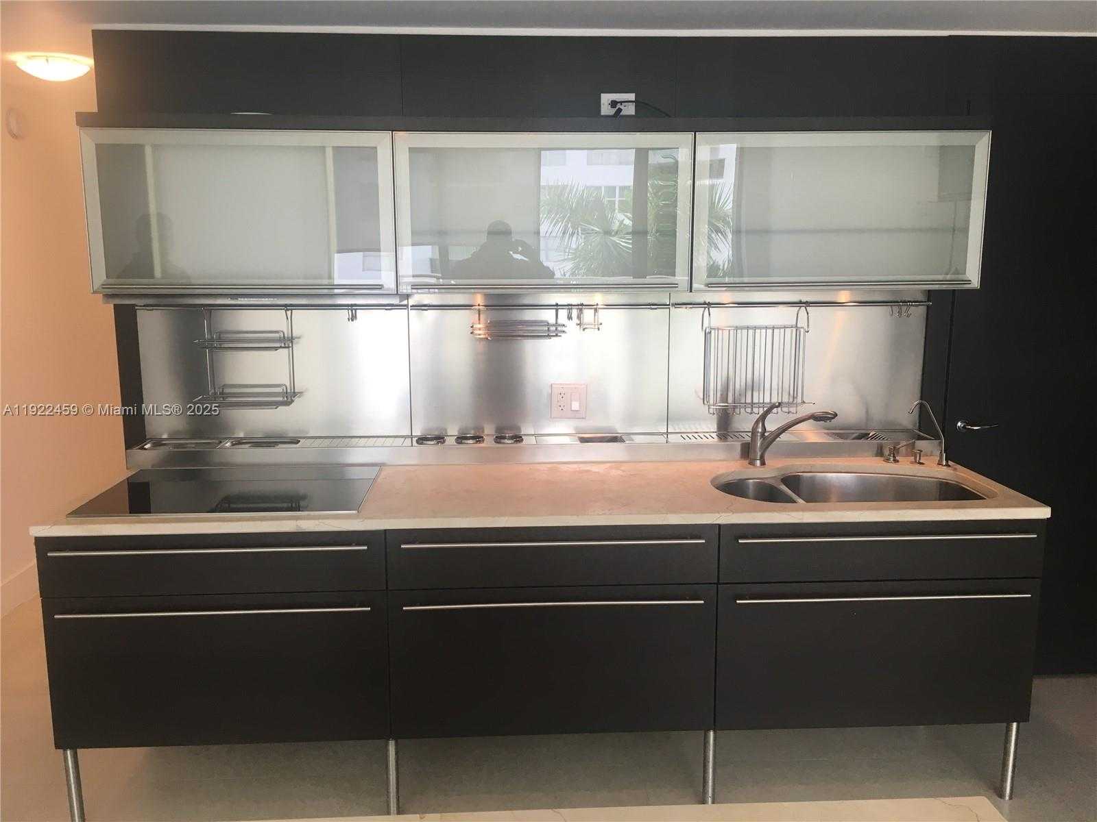 Small Image of 6000 COLLINS AVE #521, Miami Beach Number 19