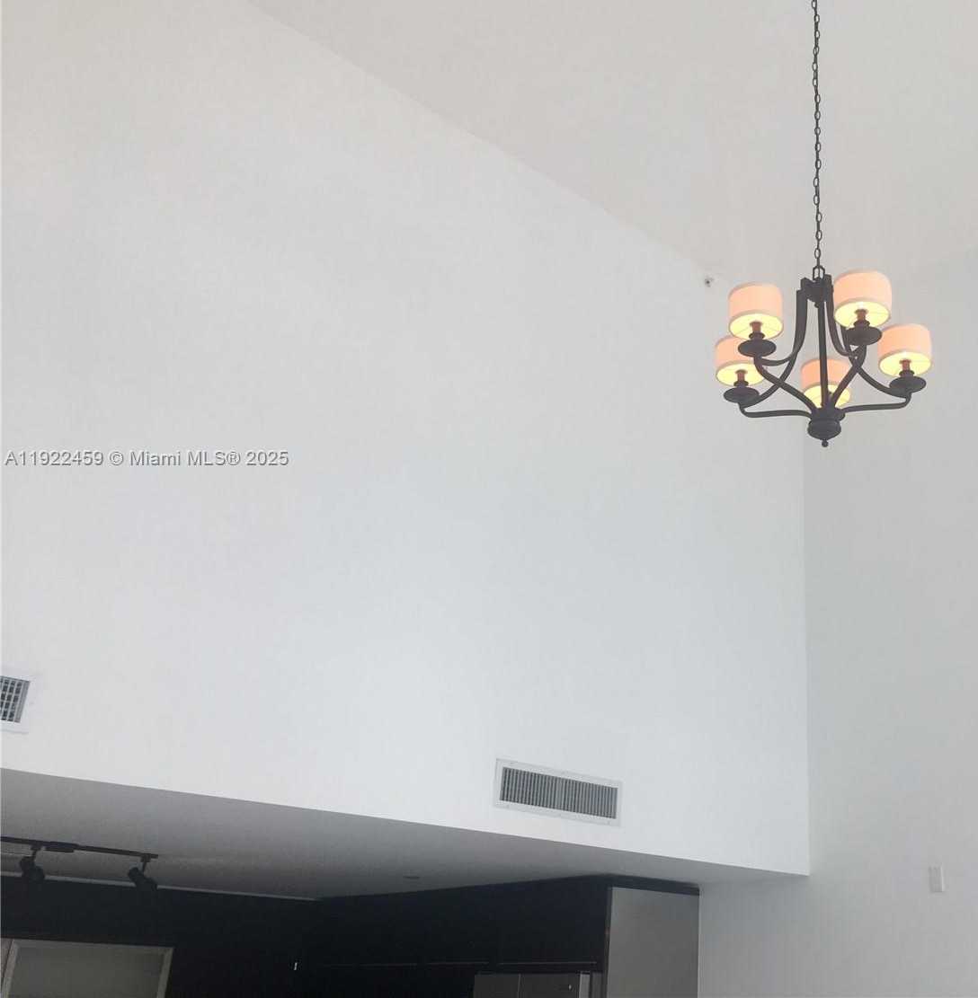 Small Image of 6000 COLLINS AVE #521, Miami Beach Number 20