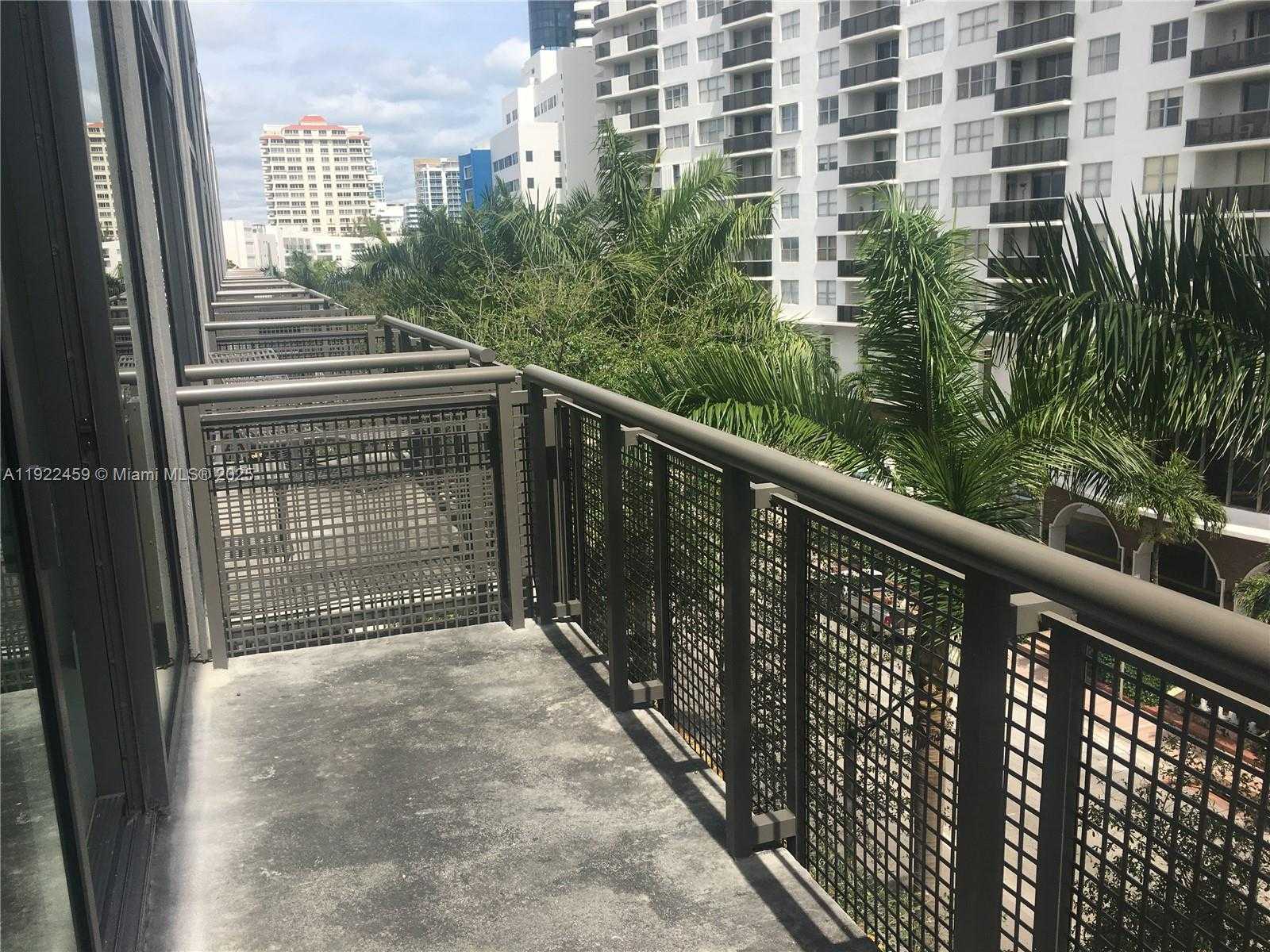 Small Image of 6000 COLLINS AVE #521, Miami Beach Number 22