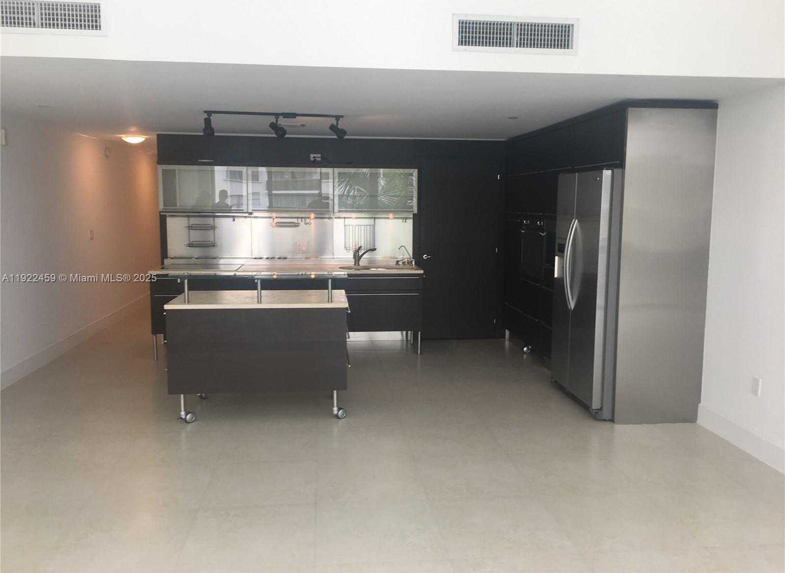 Small Image of 6000 COLLINS AVE #521, Miami Beach Number 24