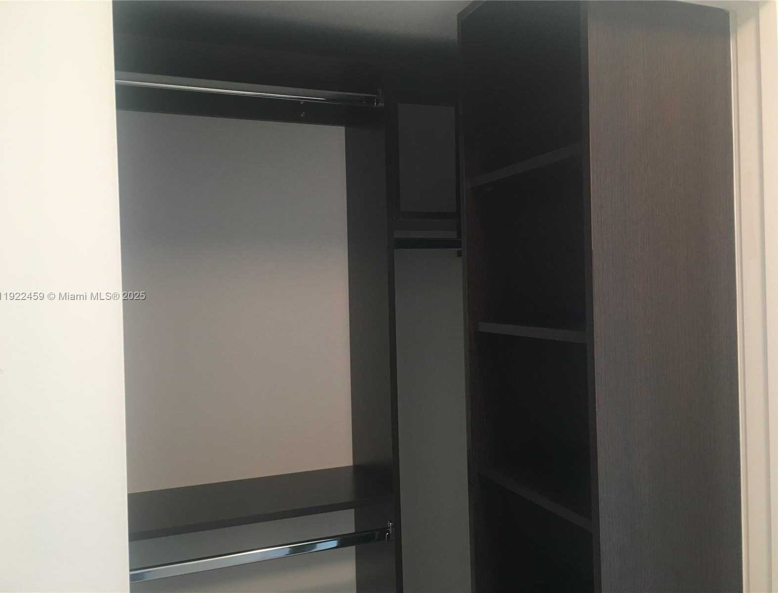 Small Image of 6000 COLLINS AVE #521, Miami Beach Number 26