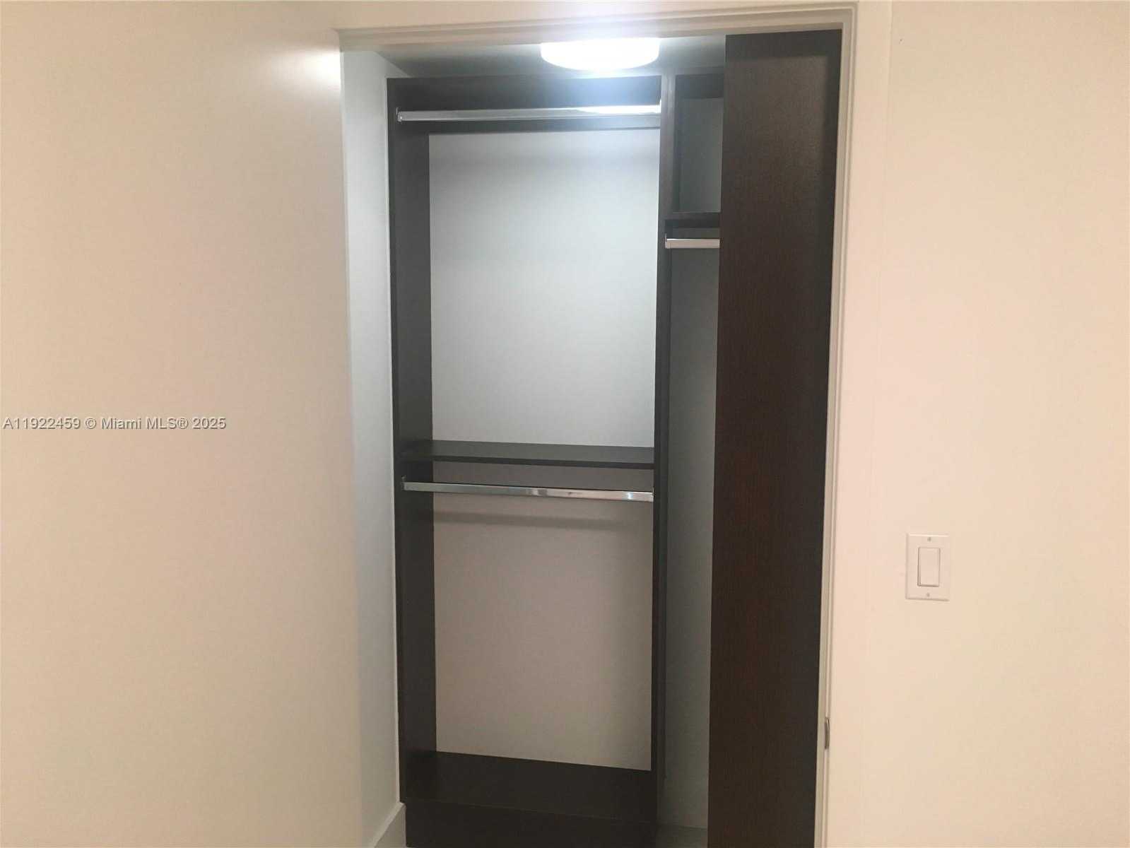 Small Image of 6000 COLLINS AVE #521, Miami Beach Number 6