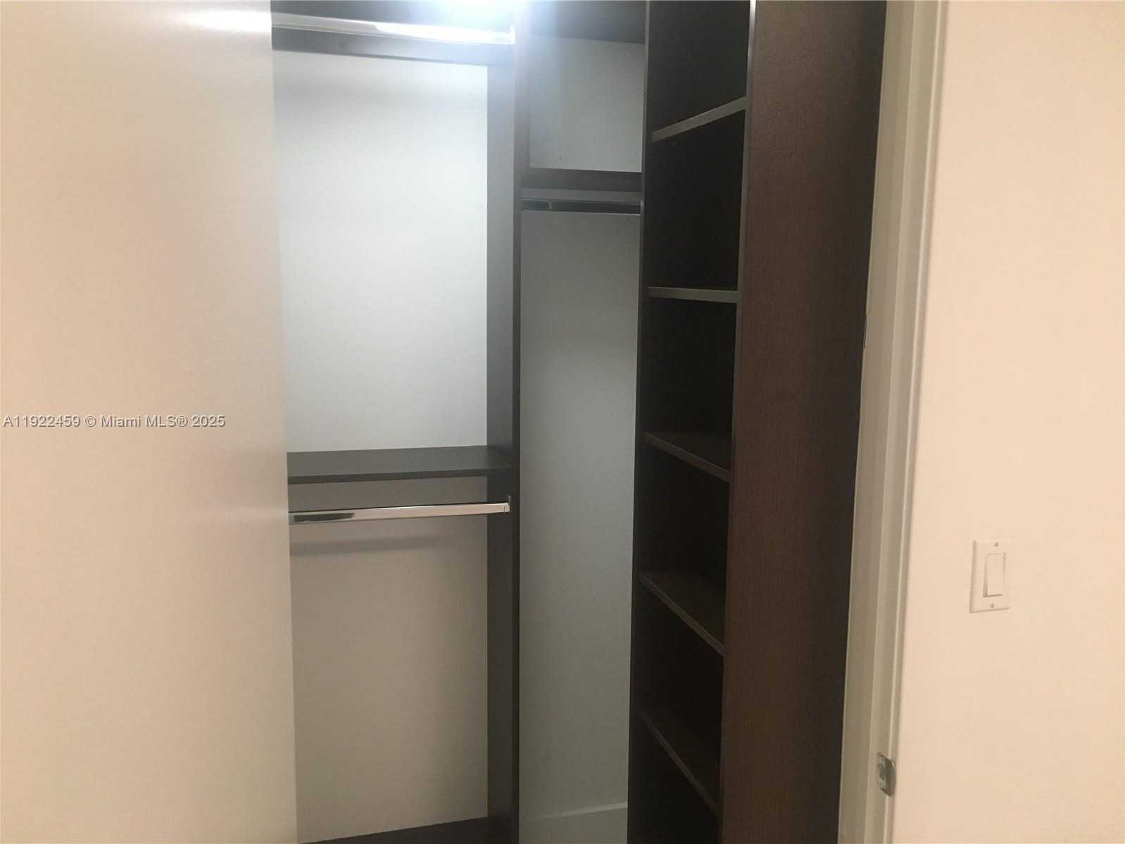 Small Image of 6000 COLLINS AVE #521, Miami Beach Number 7