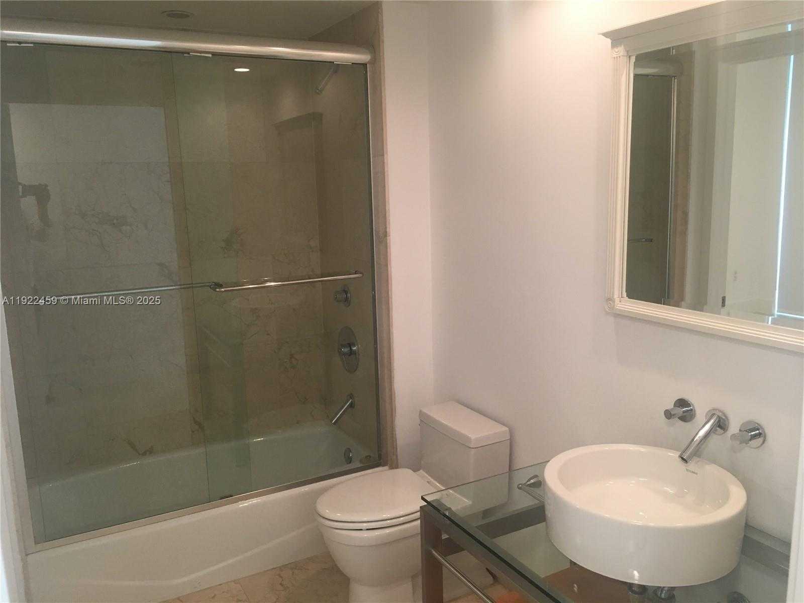 Small Image of 6000 COLLINS AVE #521, Miami Beach Number 9