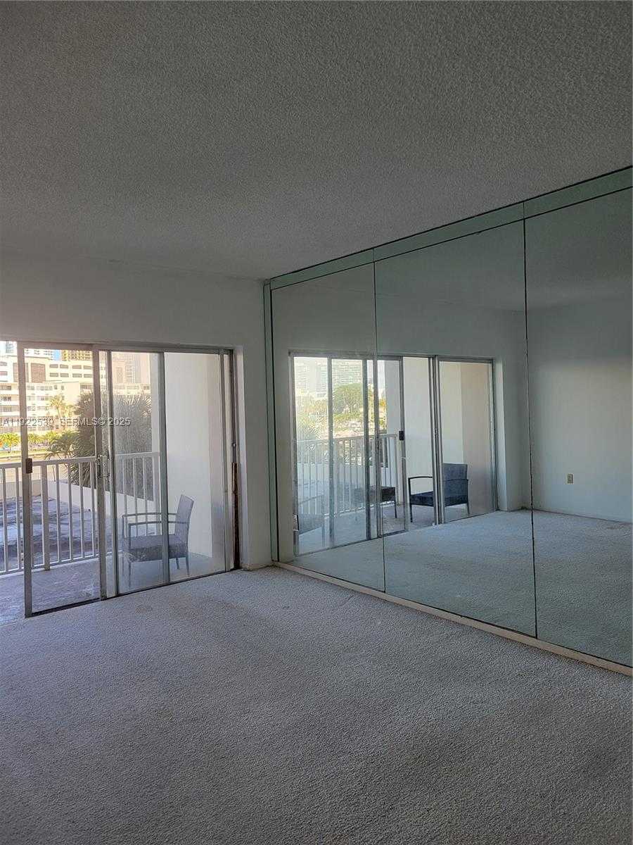 Small Image of 300 BAYVIEW DR #201, Sunny Isles Beach Number 12