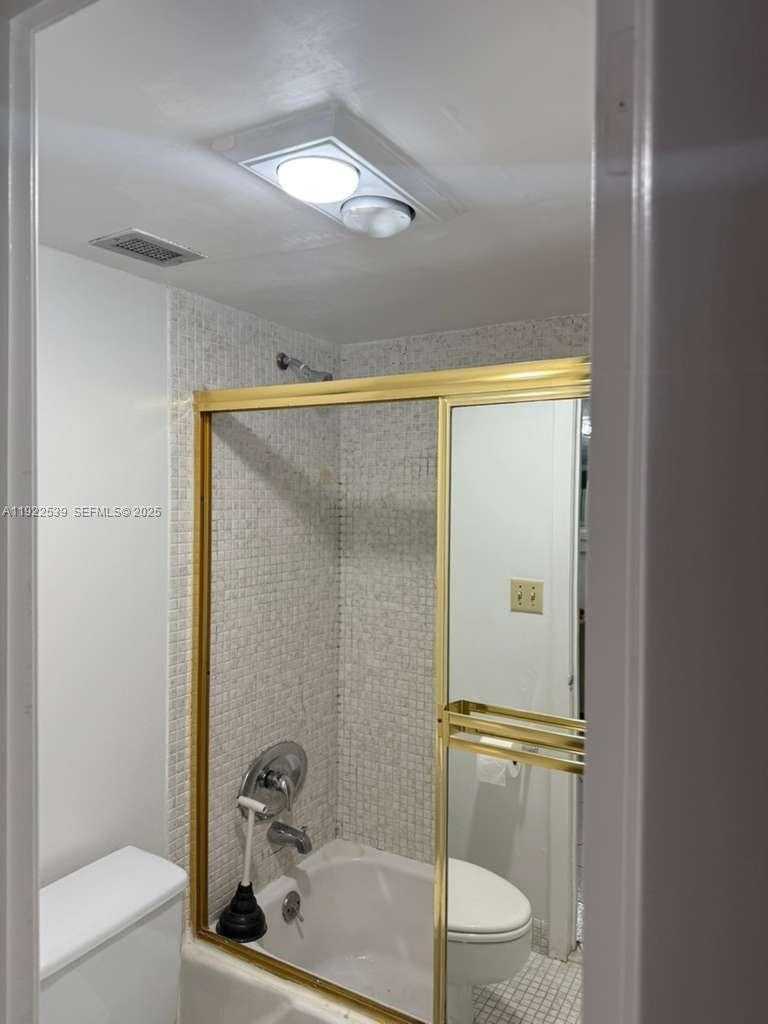 Small Image of 300 BAYVIEW DR #201, Sunny Isles Beach Number 13