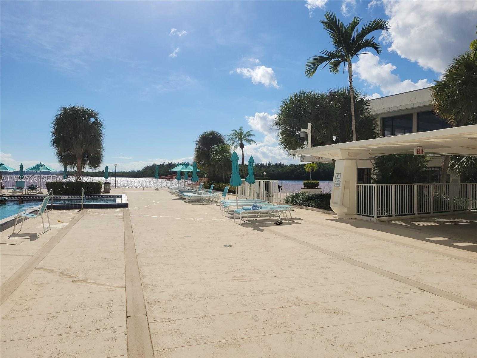 Small Image of 300 BAYVIEW DR #201, Sunny Isles Beach Number 20