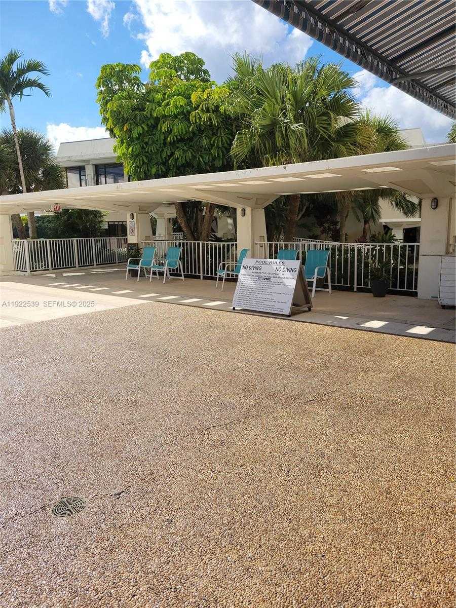 Small Image of 300 BAYVIEW DR #201, Sunny Isles Beach Number 22