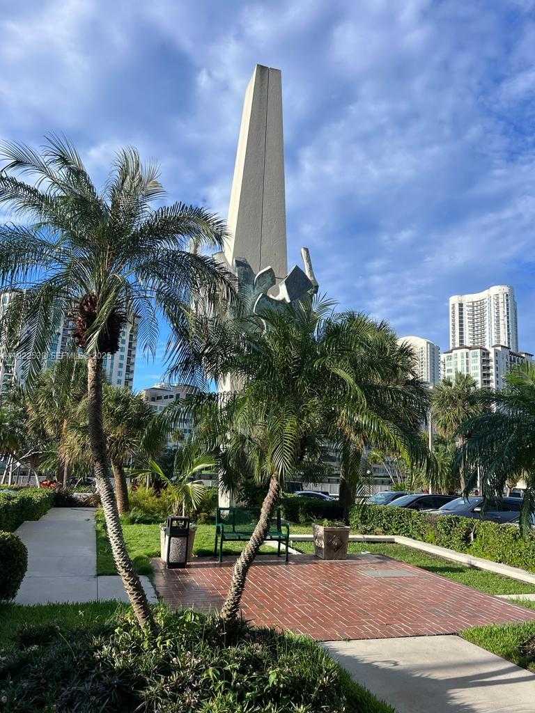 Small Image of 300 BAYVIEW DR #201, Sunny Isles Beach Number 37