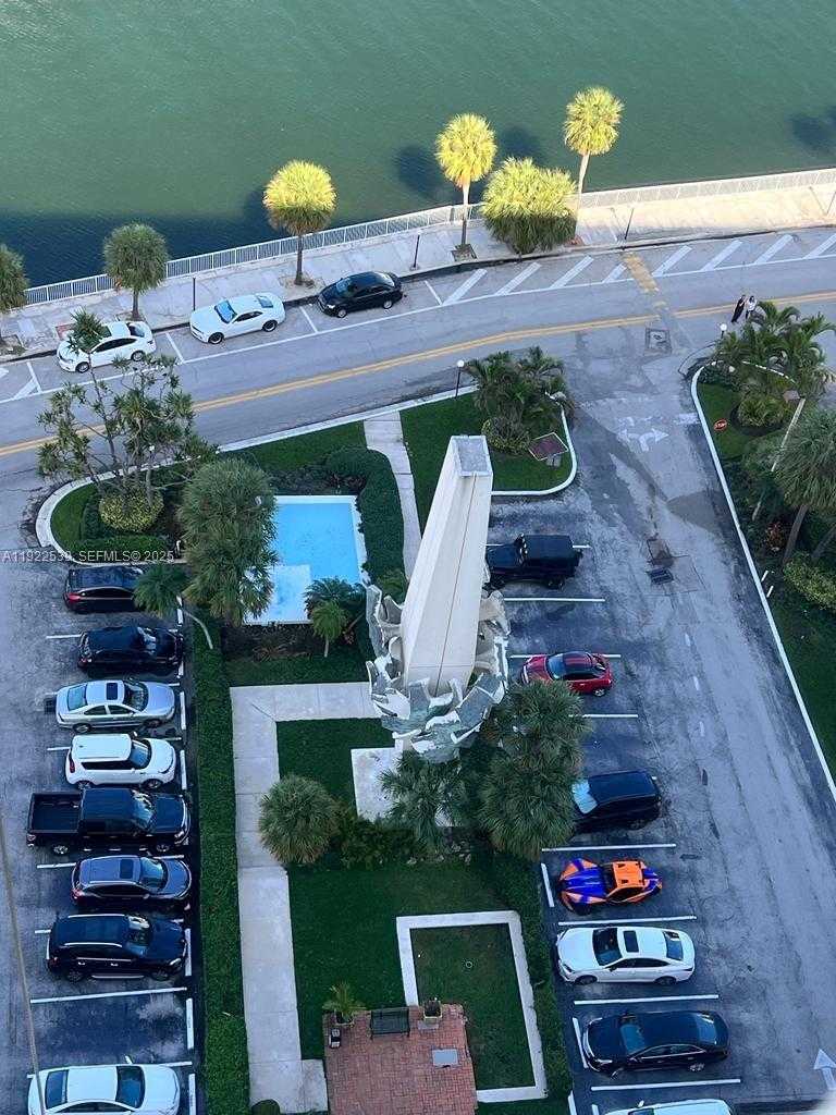 Small Image of 300 BAYVIEW DR #201, Sunny Isles Beach Number 38