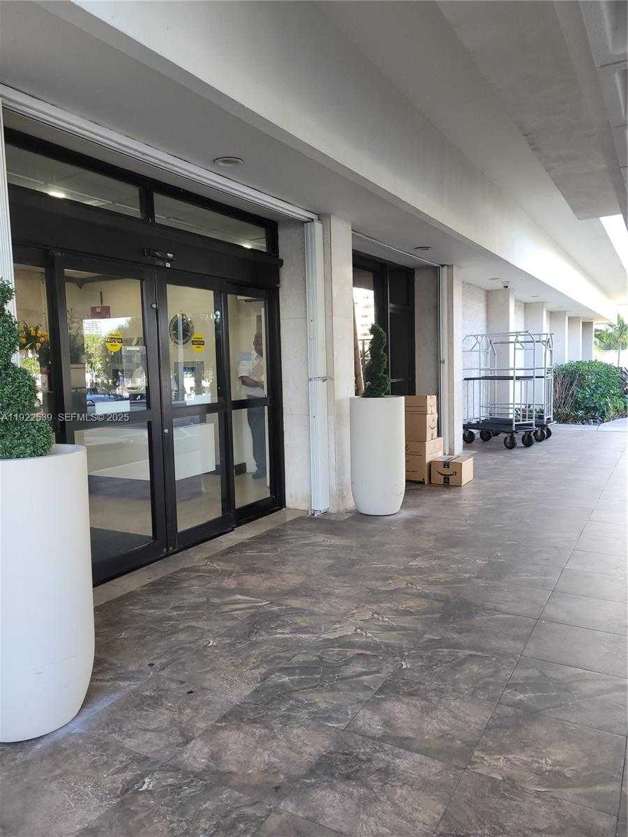 Small Image of 300 BAYVIEW DR #201, Sunny Isles Beach Number 39