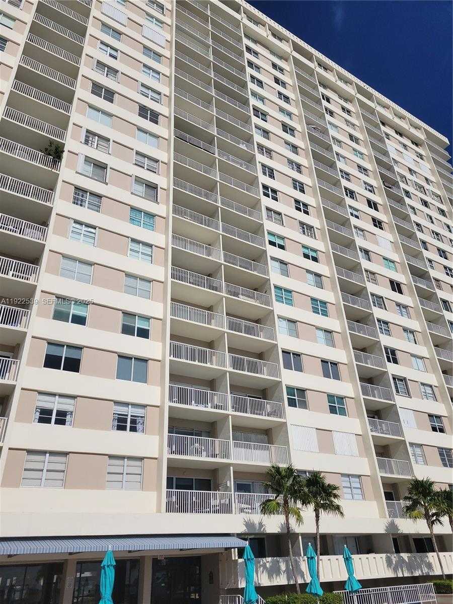 Small Image of 300 BAYVIEW DR #201, Sunny Isles Beach Number 40
