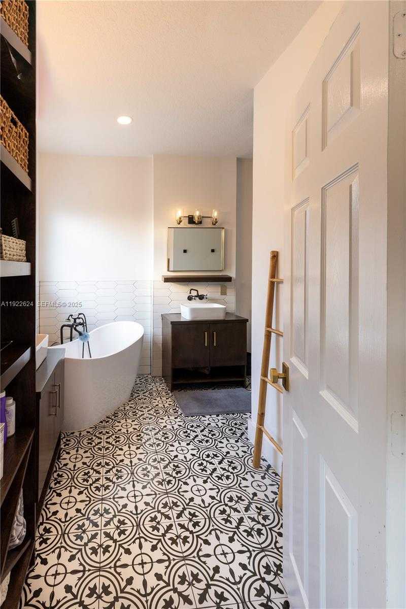 Small Image of 13276 SOUTH WEST 128TH PSGE, Miami Number 19