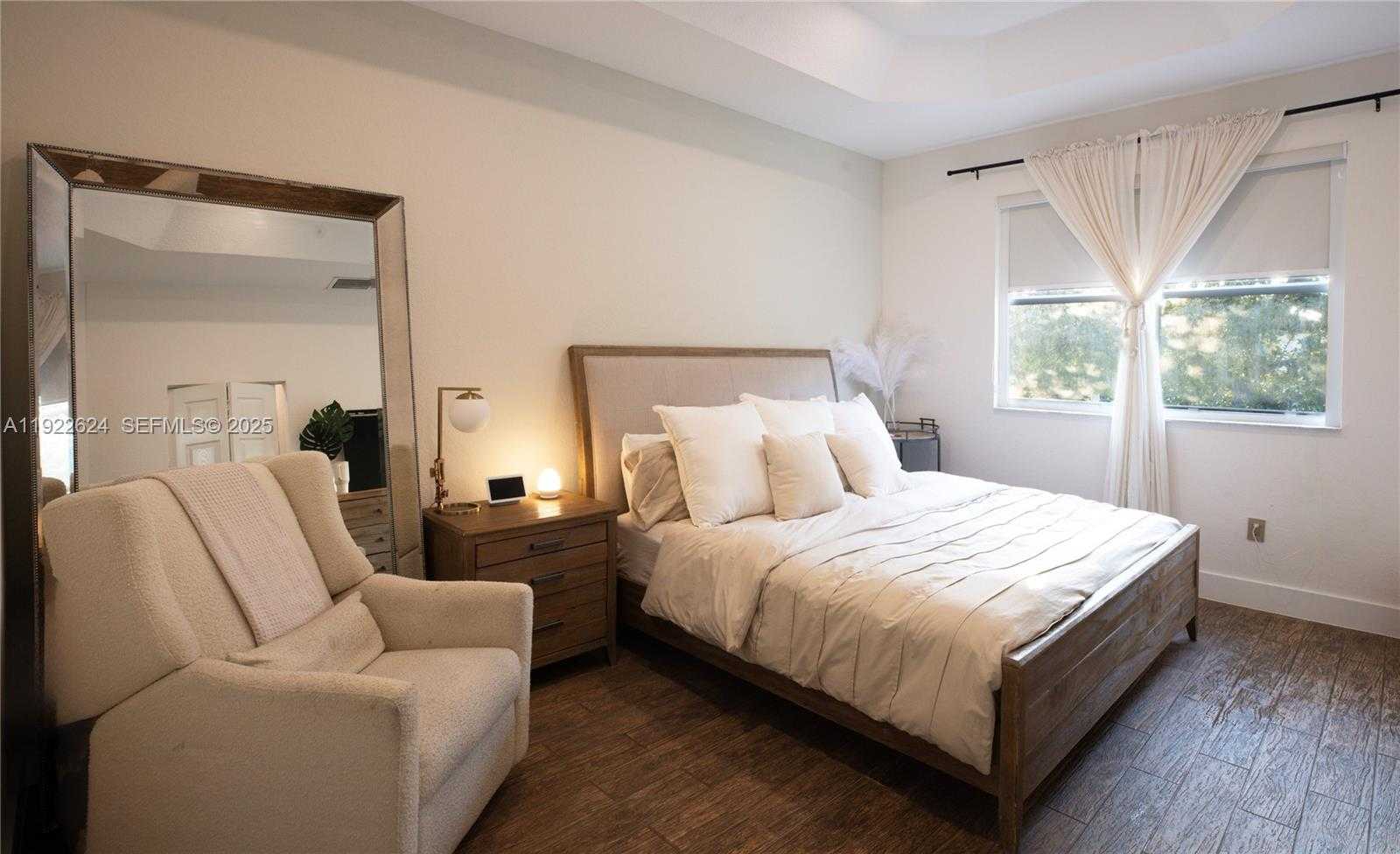 Small Image of 13276 SOUTH WEST 128TH PSGE, Miami Number 23