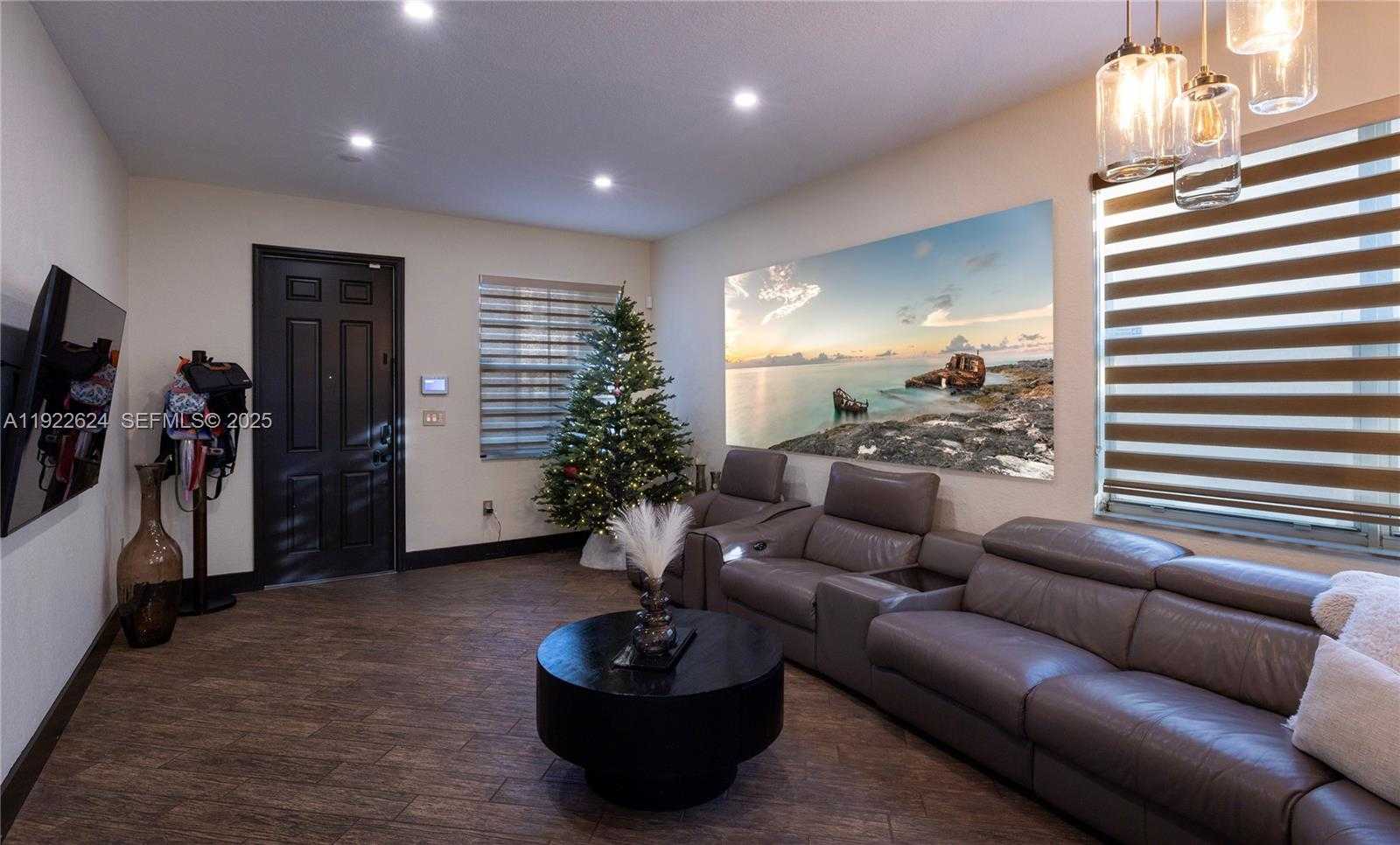 Small Image of 13276 SOUTH WEST 128TH PSGE, Miami Number 4