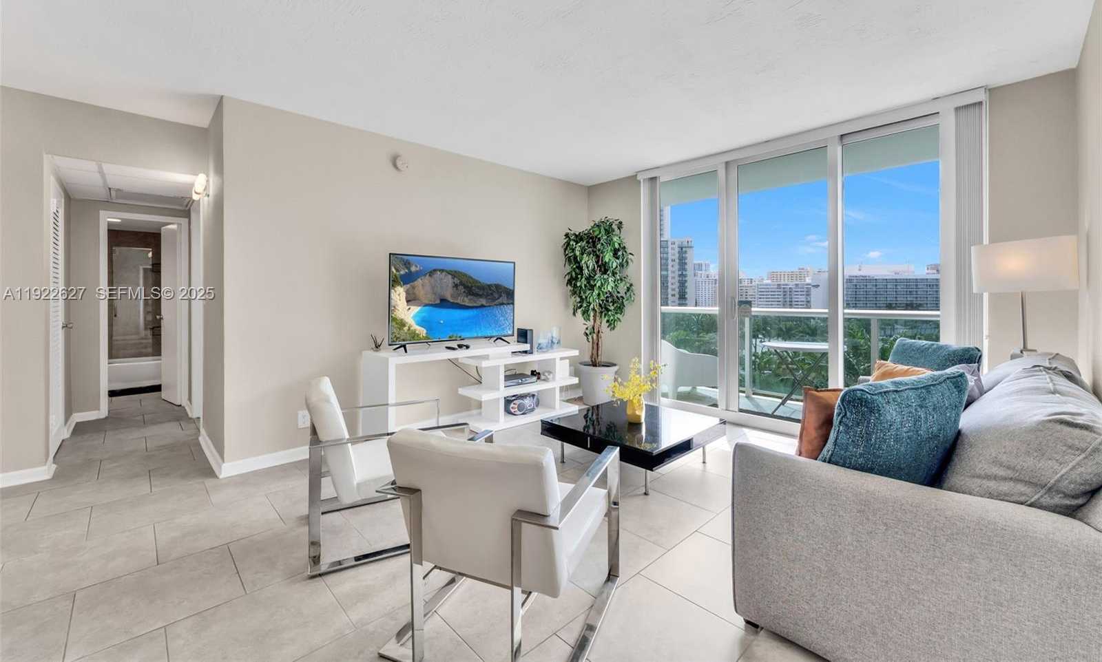 Imagen de Pequeño Objeto