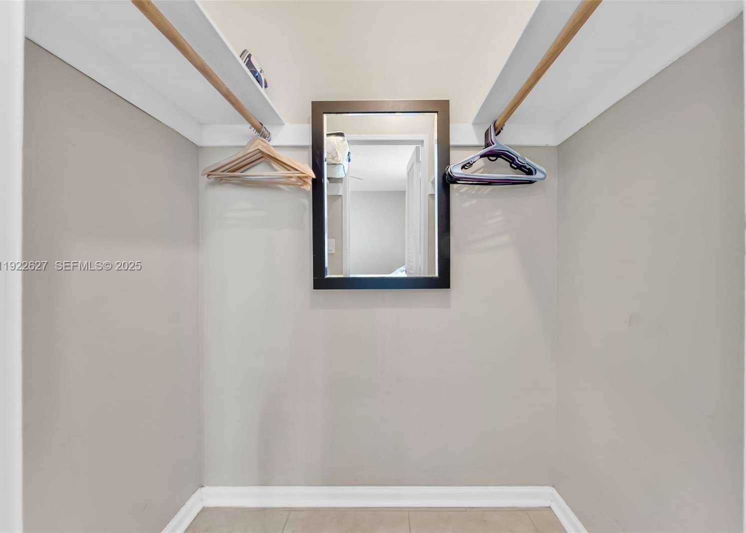 Imagen de Pequeño Objeto