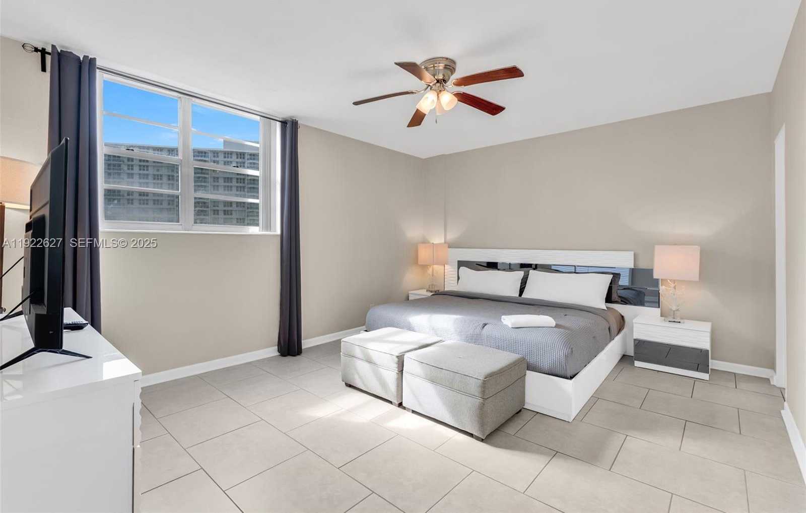 Imagen de Pequeño Objeto